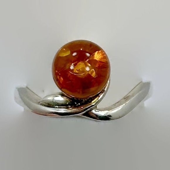 Amber Ring, Sterling Silver, Vintage Ring, Orb Shaped, Size 7 1/2, Honey Amber - Picture 6 of 6
